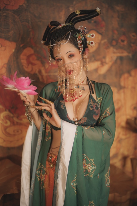 钛合金TiTi Cosplay写真合集2025最新高清下载：次元壁破裂的“钛合金级”质感【99套】-玩图志